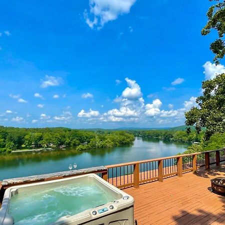 فيلا Hot Springs Waterfront Escape With Hot Tub! المظهر الخارجي الصورة